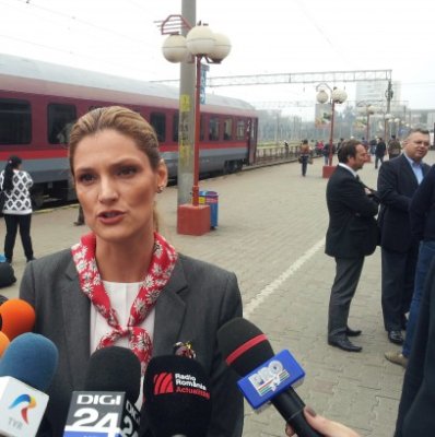 Ramona Mănescu a venit cu trenul la Constanţa: 